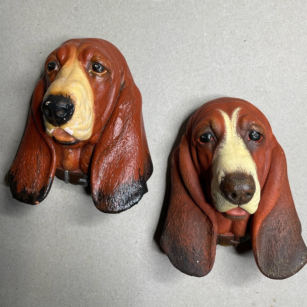 Pair Of Basset Hound 1968 Chalk Ware Bossons Congleton England Kitschy Wall Art